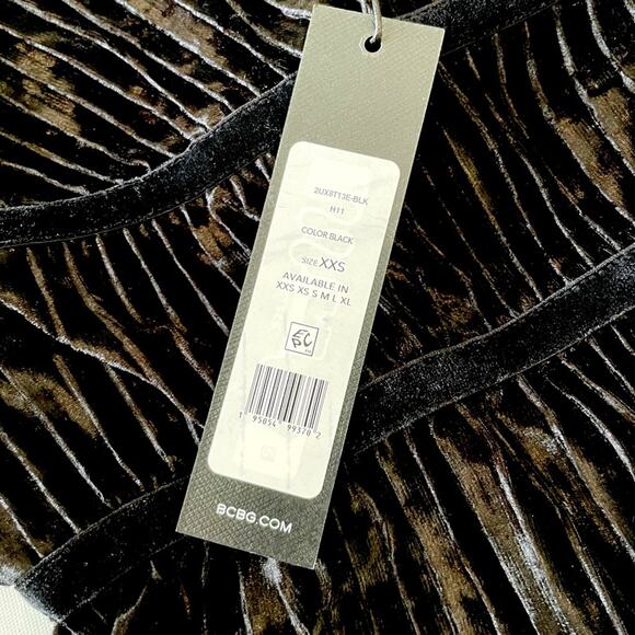BCBG Max Azria Velvet Peplum Top Black Sleeveless V-Neck Blouse Size XXS NWT - Picture 3 of 6
